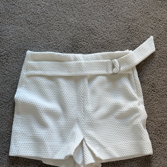 Zara Women's White Textured Shorts - Picture 2 of 4